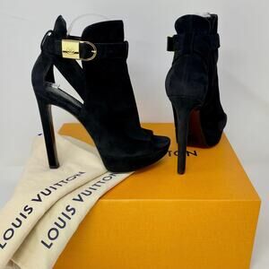 Louis Vuitton Lock Me Black Suede Platform Heels Boots Gold Buckle Logo box 37.5